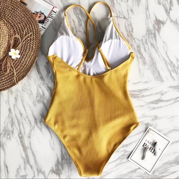 ✂️🎉HP🎉NEW!!! Gorgeous Yellow Ruffle Swimsuit - Picture 5 of 5